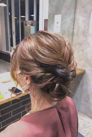 ヘアアレンジ mai🐷髪質改善 🖤透ける暗髪🖤のヘアスタイル