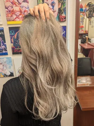 ロング カラー fuwat所属・秋葉原でカラーする なら🐉ちぇーたんのヘアスタイル