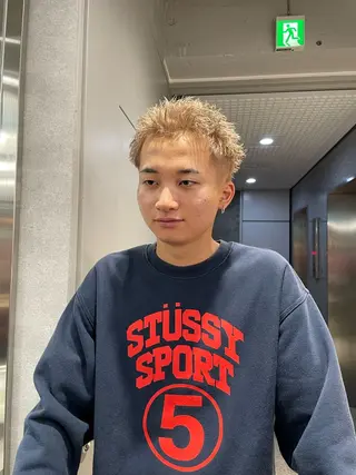 ショート カラー メンズ 垢抜けハイトーン☀／ 笑顔の美容師／しゅんのヘアスタイル