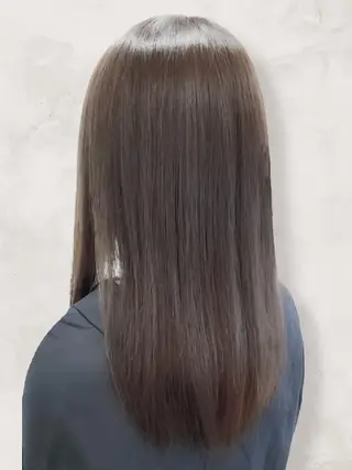 カラー ロング 永岡 はるのヘアスタイル