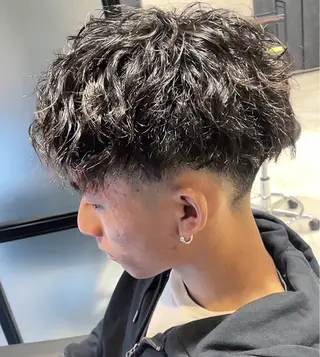 パーマ メンズ 宮下 弦也のヘアスタイル