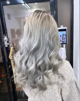 ロング カラー 🧠U-topia 西村彩🧠のヘアスタイル