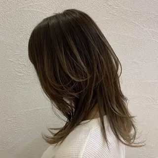 セミロング カラー 加藤 雄大のヘアスタイル