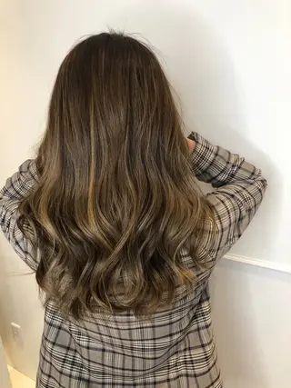 セミロング カラー -5歳大人ﾊｲﾗｲﾄ ✨津嘉山のヘアスタイル