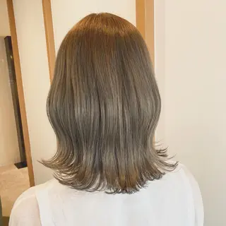 セミロング カラー ホリイ ハルカのヘアスタイル
