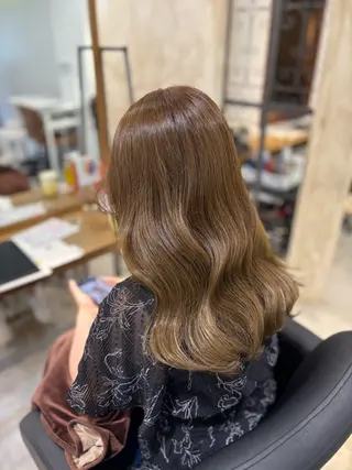 ロング カラー 佐川 友里のヘアスタイル