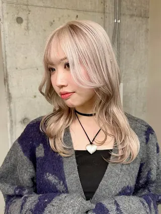 ロング SOL.所属・ハイトーンカラー/デ ザインカラー中川竜斗のヘアスタイル