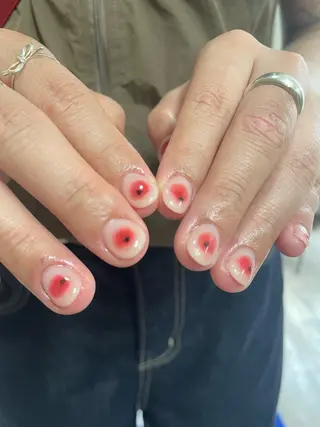 ネイル R'well所属・はばすみれ🎀ﾈｲﾙ 光ﾌｪｲｼｬﾙ ﾍｱのネイルデザイン