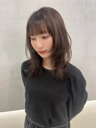 セミロング kchiara所属・yura /レイヤーカットのヘアスタイル