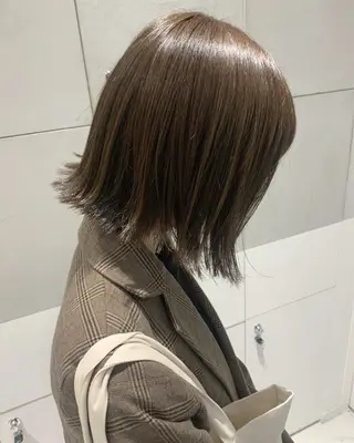 ショート カラー 艶感/ナチュラル 🩵amiのヘアスタイル