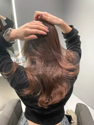 セミロング カラー 菜々🫧新宿 透明感ケアブリーチのヘアスタイル