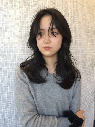 セミロング 大久保 桃夏のヘアスタイル