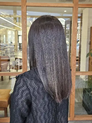 セミロング カラー きただ あみのヘアスタイル