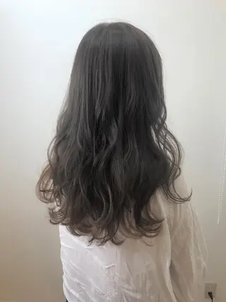 ロング カラー 湯浅 了一のヘアスタイル