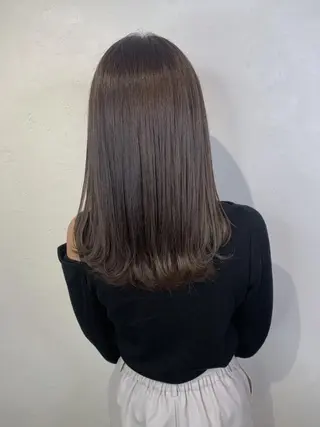 ミディアム ＿WHITE鳳店 アンダーバーホワイトのヘアスタイル