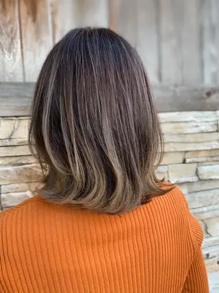 ミディアム Pēji所属・松村 総のヘアスタイル