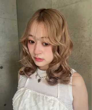 セミロング カラー 広香/ハイトーン/ デザインカラー/ボブのヘアスタイル