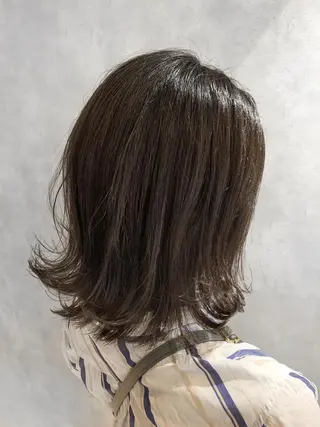 ミディアム ANDO HIKARIのヘアスタイル