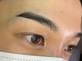 アイブロウ salon de blue所属・salon de blue五反田 土屋のマツエク・マツパデザイン