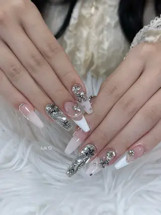 ネイル Julli NailStudioのネイルデザイン
