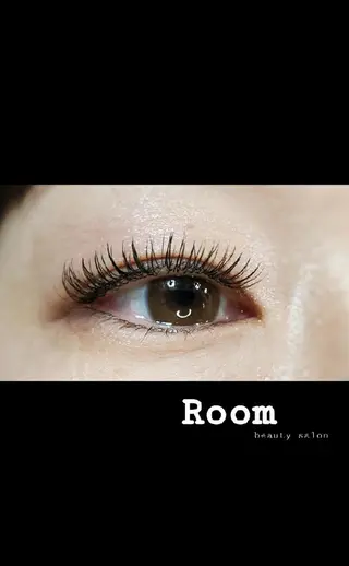 マツエク・マツパ Room beautysalon所属・Room   〔 YUI 〕のマツエク・マツパデザイン