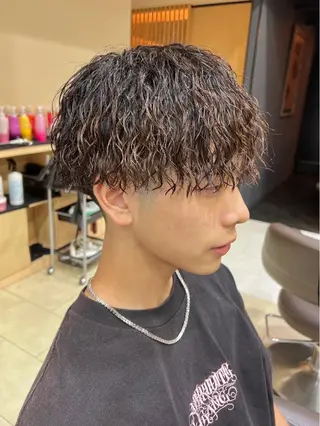 パーマ メンズ ウルフ/センタ- パート【ナナミ】のヘアスタイル