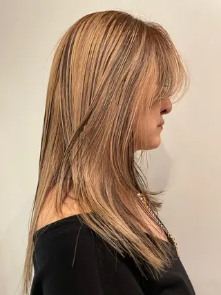 ミディアム カラー SALOWIN所属・ブリーチ✍️ ボブ✨レイヤーのヘアスタイル