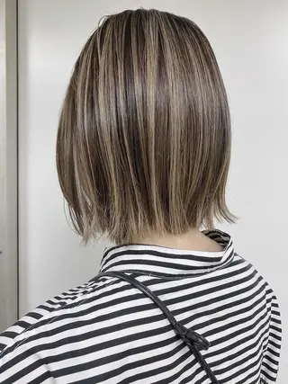 カラー loness ginza所属・桃崎 晏地のヘアスタイル