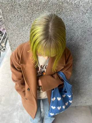 ミディアム 藤井 美歩/赤髪のヘアスタイル