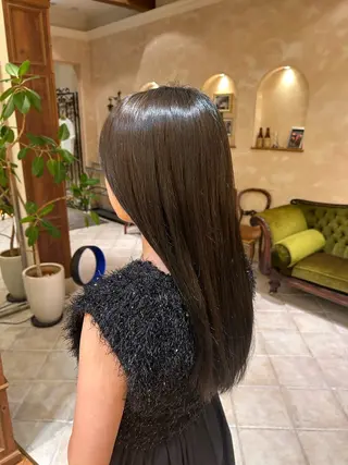 ショート カラー 根本 琴子のヘアスタイル