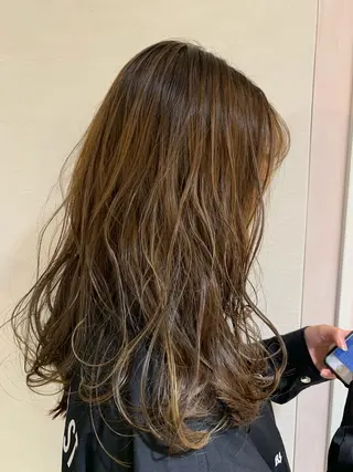 ロング カラー パーマ ネイル マツエク・マツパ レイヤー＆カラー 人気美容師倉崎涼のヘアスタイル