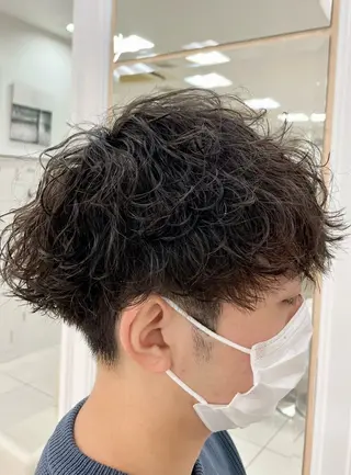 パーマ メンズ 伊佐 愛のヘアスタイル