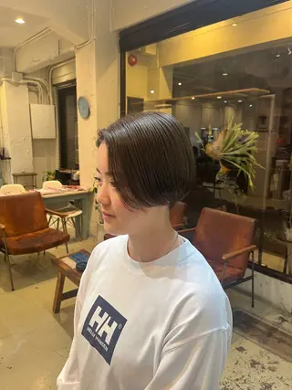 ショート カラー 三浦 ふたばのヘアスタイル