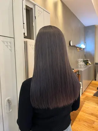 カラー 飯田 愛結のヘアスタイル