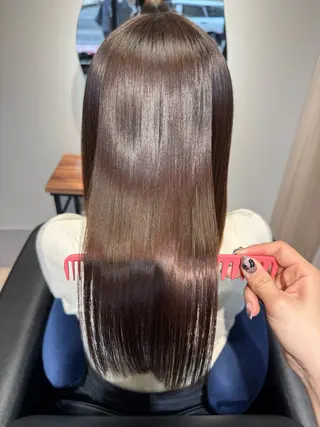 ロング NAVY 橋本心 縮毛矯正のヘアスタイル