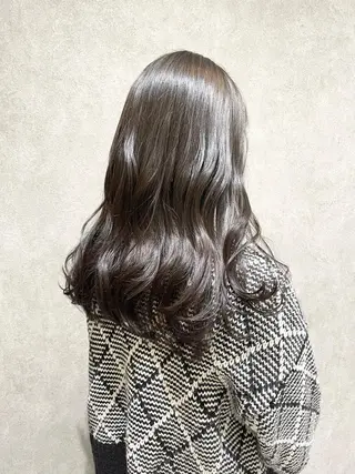 セミロング salowin銀座6丁目所属・銀座 Megumiのヘアスタイル