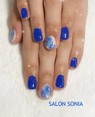 ネイル 小顔・毛穴・たるみ ネイル　似内真樹のエステ・リラクイメージ