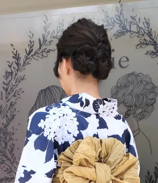 ミディアム ヘアアレンジ 大槻 百合子のヘアスタイル