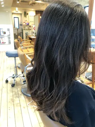 ミディアム 山本　恵 (やまもと  けい)のヘアスタイル