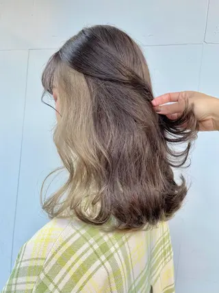 セミロング カラー もにか🌞原宿/渋谷 🌝ブリーチカラーのヘアスタイル