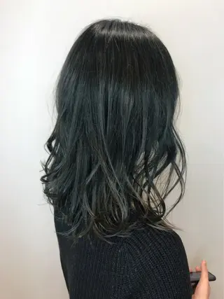 ミディアム カラー Le'a渋谷所属・インナーエクステ渋谷 🦋KAJIのヘアスタイル