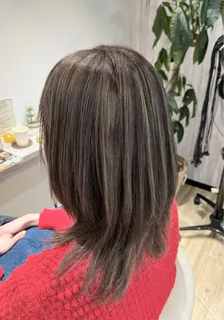 セミロング カラー Toy stage所属・Toy stage 大内のヘアスタイル