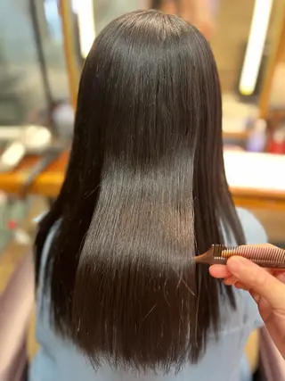 セミロング パーマ ボブ・レイヤー/ ベージュカラーのヘアスタイル