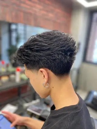 メンズ ヒロ銀座バーバーショップ丸の内店所属・ITO TOMのヘアスタイル