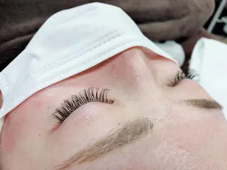 マツエク・マツパ 🩵盛れる韓国ヘア 🩵うるつやカラーのヘアスタイル