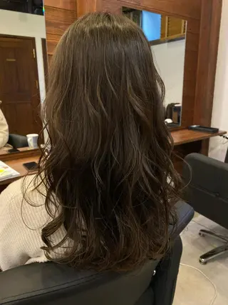 ロング TRAN9UIL  graph所属・青木 みなのヘアスタイル