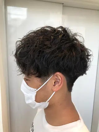 パーマ メンズ 東梅田エリアカラー ヘアセットNo. 1のヘアスタイル