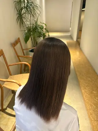 ミディアム まみ/暖色カラー /デザインカラーのヘアスタイル