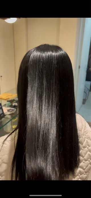 セミロング yiye aoyama所属・表参道yiye うららのヘアスタイル