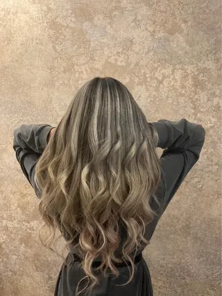 ロング マテリアル 中央駅店のヘアスタイル